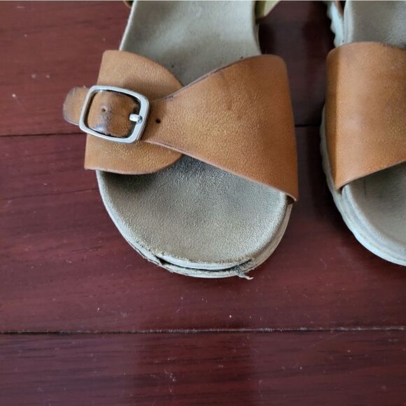 Cat & Jack tan leather toddler girl sandals - Picture 3 of 10